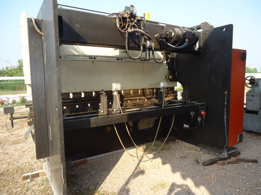 ขายแท่นพับเหล็ก JUNO NCC SFB 1030 ขนาด 100 ตัน X 3 เมตร