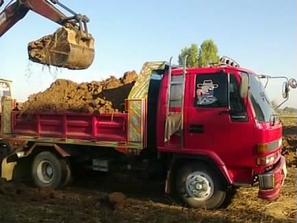 ISUZU ROCKY 195 HP 6HE1 หกล้อดั๊มพ์ กระบะดั๊มพ์เหล็ก 6 ตันยาว 3.60 เมตร ช่วงล่างใหญ่ยาง 8.25 ขอบ 16 เครื่องดีภายในสวยจัดอุปกรณ์คอนโทรลครบไม่มีขาด แอร์เย็น พวงมาลัยเพาเวอร์ เบรคทริ๊ปฟี้ครบครัน เอกสารทะเบียนภาษีครบไม่ขาดพร้อมโอนครับ