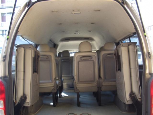 รถตู้commuterหลังคาสูง2.5D4D เบาะหนังVIP4แถว ไฟแนนซ์จัดเต็มFREEดาวน์