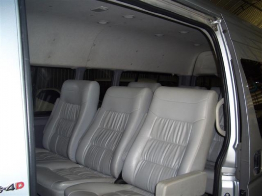 รถตู้commuterหลังคาสูง2.5D4D เบาะหนังVIP4แถว ไฟแนนซ์จัดเต็มFREEดาวน์