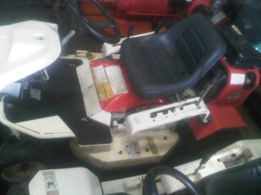 ขายรถตัดหญ้านั่งขับ Orec ขายรถตัดหญ้านั่งขับ Orec