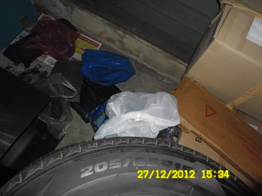 ขายยางบริสโตน 4เส้น  205/65  R 15   ขาย 2000 บาท