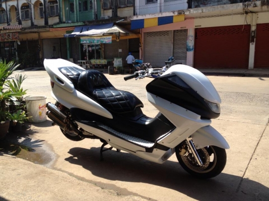 ขออภัยครับ ขาย/แลกบิ๊กสกุตเตอร์250 สวยขาวอวบๆ