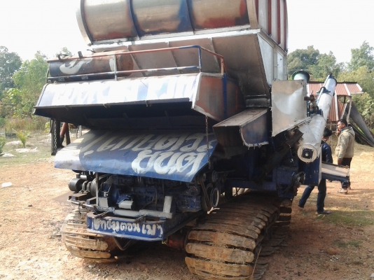 รถเกี่ยวใหญ่อุ้ม 2.9ตัน เครื่อง210 แรง ตัวเดินไดกิ้น22 ปั้มไดกิ้น พร้อมใช้