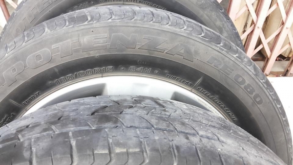 แม็กซ์ honda jazz ขอบ15 พร้อมยางดอกพอใช้