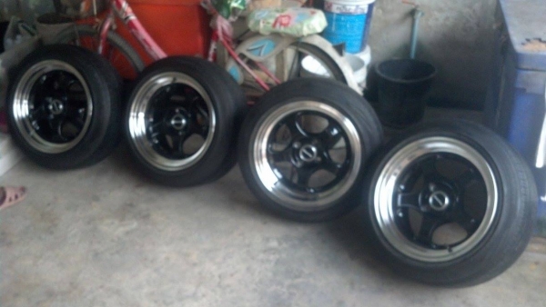 แม็ก 15 หน้า 7.5 หลัง 8.5 พร้อมยางบริดโตน ปลิ้นๆ แม็ก 15 หน้า 7.5 หลัง 8.5 พร้อมยางบริดโตน ปลิ้นๆ