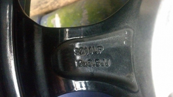 แม็ก 15 หน้า 7.5 หลัง 8.5 พร้อมยางบริดโตน ปลิ้นๆ แม็ก 15 หน้า 7.5 หลัง 8.5 พร้อมยางบริดโตน ปลิ้นๆ