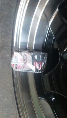 แม็ก 15 หน้า 7.5 หลัง 8.5 พร้อมยางบริดโตน ปลิ้นๆ แม็ก 15 หน้า 7.5 หลัง 8.5 พร้อมยางบริดโตน ปลิ้นๆ