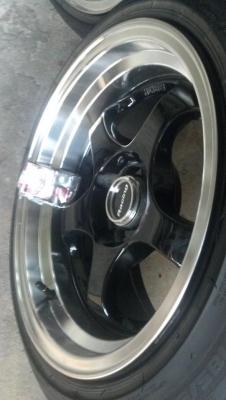 แม็ก 15 หน้า 7.5 หลัง 8.5 พร้อมยางบริดโตน ปลิ้นๆ แม็ก 15 หน้า 7.5 หลัง 8.5 พร้อมยางบริดโตน ปลิ้นๆ