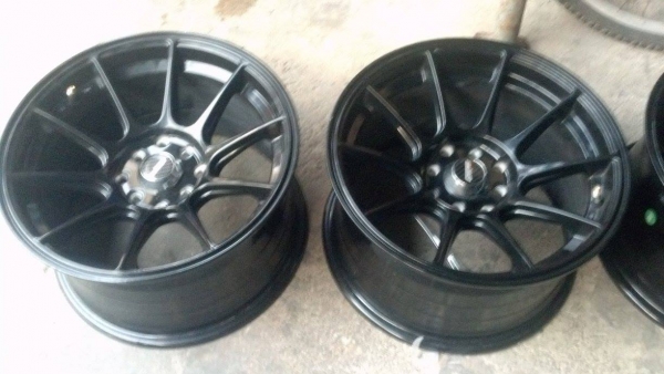 ล้อ 15 กว้าง 8.5 ล้นๆปลิ้นๆ