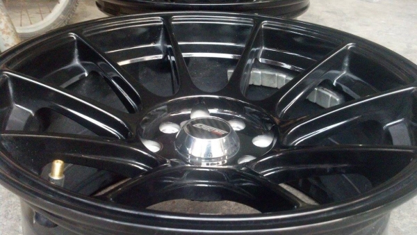 ล้อ 15 กว้าง 8.5 ล้นๆปลิ้นๆ