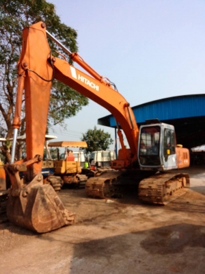 รถแบคโฮ EX 200 - 2  เครื่อง 6BD เทอร์โบ รถสวยบาง ช่วงล่างสวย ใบแทรก 80