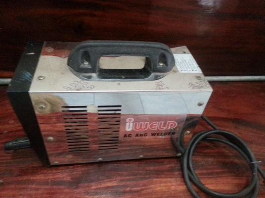 ขายเครื่องเชื่อมไฟฟ้า ac 200 A  2000 บาท