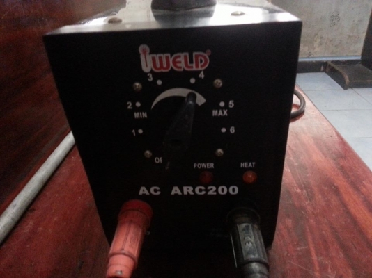 ขายเครื่องเชื่อมไฟฟ้า ac 200 A  2000 บาท
