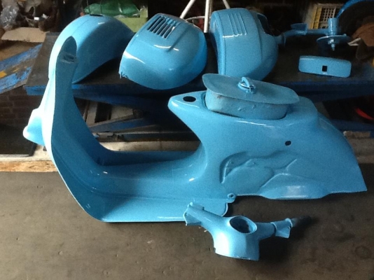 Ya vespa shop ขาย vespa สั่งจองทำสี 45000 สีเงาไม่สาดสี Ya vespa shop ขาย vespa สั่งจองทำสี 45000 สีเงาไม่สาดสี