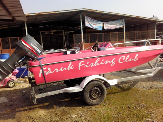 เรือ11ฟุตถึง18ฟุต มีทั้งท้องวีและท้องแบน