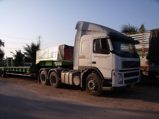 ขายด่วน หัวลาก Volvo FM12 พร้อมหาง โลว์เบด 2 เพลา ราคา 1,900,000.00 บาท ราคาต่อรองได้ สนใจติดต่อ 081-9176906