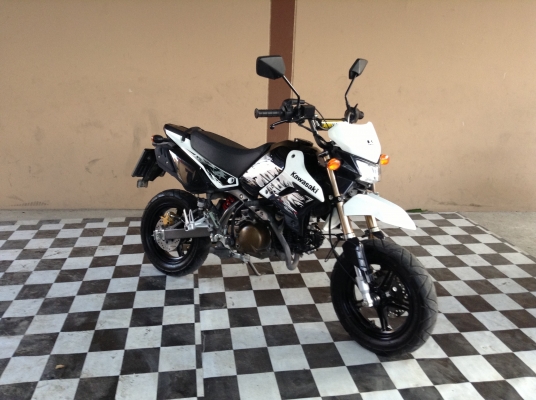 ขาย!!!KSRตัวใหม่ สต๊าทมือ รถใหม่มาก ปี56 รถเครื่องดีคับ มีเล่มทะเบียนครบ ภาษีไม่หมด