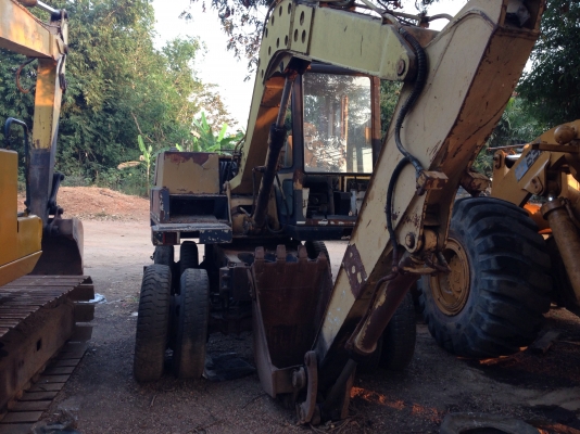 ขายรถตักดิน ล้อยาง komatsu 60-3 ล้อยาง