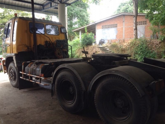 รถฮีโน่ 10 ล้อ หัวลาก เปลื่ยนเครื่อง 320 แรงม้า.  สนใจติดต่อ 081 - 6079515