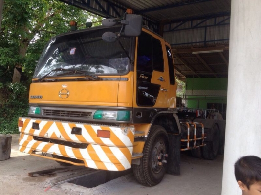 รถฮีโน่ 10 ล้อ หัวลาก เปลื่ยนเครื่อง 320 แรงม้า.  สนใจติดต่อ 081 - 6079515