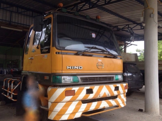 รถฮีโน่ 10 ล้อ หัวลาก เปลื่ยนเครื่อง 320 แรงม้า.  สนใจติดต่อ 081 - 6079515