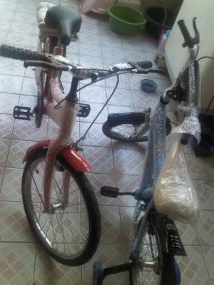 จักยานใหม่ๆเลย2คันได้ของขวัญมา