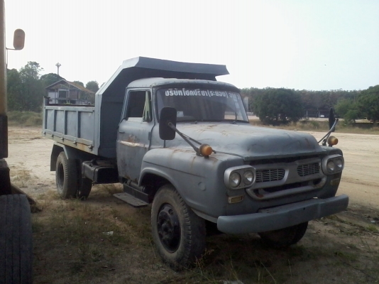 ขายด่วน 6 ล้อหัวยาวดั้ม ยี่ห้อ DODGE (ดอดจ์) ราคางามๆคับ