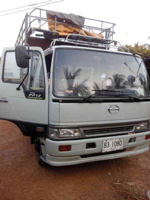 ขายหกล้อ FF1J ปี 44 กระบะคอกเหล็กยาว 7.2 m เครื่อง 210 พร้อมใช้ โทร 088-4501277