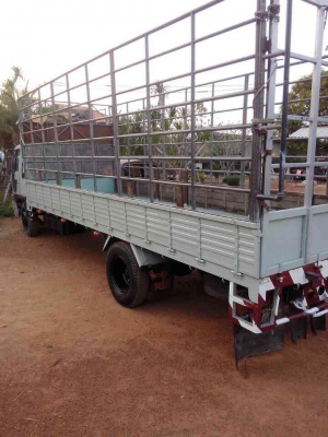 ขายหกล้อ FF1J ปี 44 กระบะคอกเหล็กยาว 7.2 m เครื่อง 210 พร้อมใช้ โทร 088-4501277