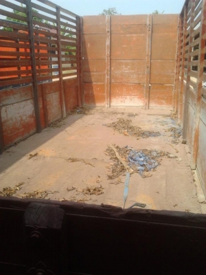 กระบะไม้พื้นเหล็ก 10 ล้อ สวยๆๆ 083-621-0145