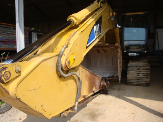 CAT 320C รถบ้าน ชวงล่างสวยมากรถไม่ค่อยได้เดิน ลองรถได้ทุกวัน CAT 320C รถบ้าน ชวงล่างสวยมากรถไม่ค่อยได้เดิน ลองรถได้ทุกวัน