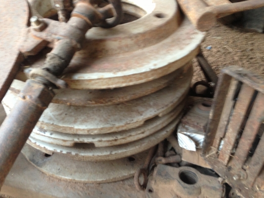 ขายรถไถ FORD 6600 เต็ม มีภาพวีดีโอ  เกียร์ 5DNN  เพืองท้าย D4NN  ท้ายเบาะD5NN  เครื่องดี T5  ผาน 7 TMC ดันหน้า  สภาพเดิมๆ เอกสารเล่มทะเบียนพร้อมโอน  ราคา 338000 บาท   สนใจติดต่อ คุณชัยย สตึก โทร 081-9972972  089-8451778