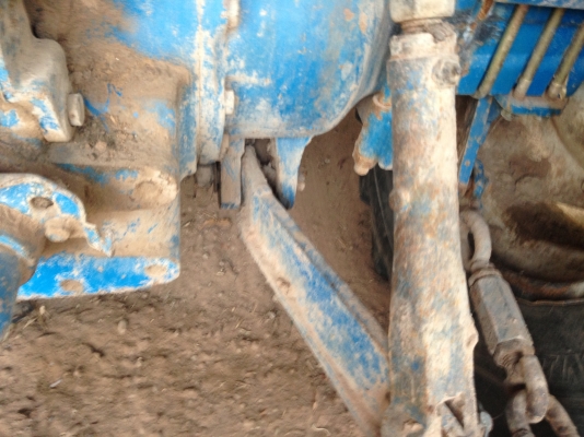 ขายรถไถ FORD 6600 เต็ม มีภาพวีดีโอ  เกียร์ 5DNN  เพืองท้าย D4NN  ท้ายเบาะD5NN  เครื่องดี T5  ผาน 7 TMC ดันหน้า  สภาพเดิมๆ เอกสารเล่มทะเบียนพร้อมโอน  ราคา 338000 บาท   สนใจติดต่อ คุณชัยย สตึก โทร 081-9972972  089-8451778