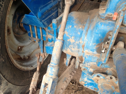 ขายรถไถ FORD 6600 เต็ม มีภาพวีดีโอ  เกียร์ 5DNN  เพืองท้าย D4NN  ท้ายเบาะD5NN  เครื่องดี T5  ผาน 7 TMC ดันหน้า  สภาพเดิมๆ เอกสารเล่มทะเบียนพร้อมโอน  ราคา 338000 บาท   สนใจติดต่อ คุณชัยย สตึก โทร 081-9972972  089-8451778