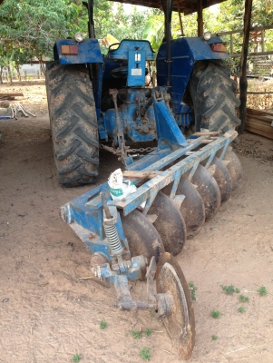 ขายรถไถ FORD 6600 เต็ม มีภาพวีดีโอ  เกียร์ 5DNN  เพืองท้าย D4NN  ท้ายเบาะD5NN  เครื่องดี T5  ผาน 7 TMC ดันหน้า  สภาพเดิมๆ เอกสารเล่มทะเบียนพร้อมโอน  ราคา 338000 บาท   สนใจติดต่อ คุณชัยย สตึก โทร 081-9972972  089-8451778