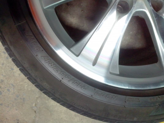 ขายแม็ก17 6รู139พร้อมยาง ปี13 ขายถูกๆครับ