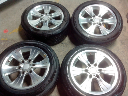 ขายแม็ก17 6รู139พร้อมยาง ปี13 ขายถูกๆครับ