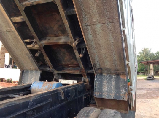 สิบล้อดั้ม 240 แรงม้า ระบบพ่วง พร้อมใช้งาน สิบล้อดั้ม 240 แรงม้า ระบบพ่วง พร้อมใช้งาน