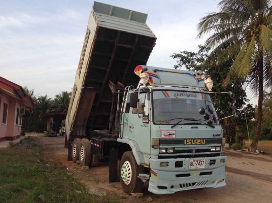 สิบล้อดั้ม  240  แรงม้า ระบบพ่วง พร้อมใช้งาน