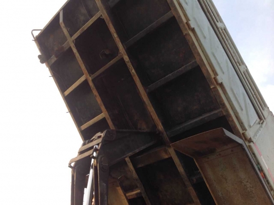 สิบล้อดั้ม 240 แรงม้า ระบบพ่วง พร้อมใช้งาน สิบล้อดั้ม 240 แรงม้า ระบบพ่วง พร้อมใช้งาน