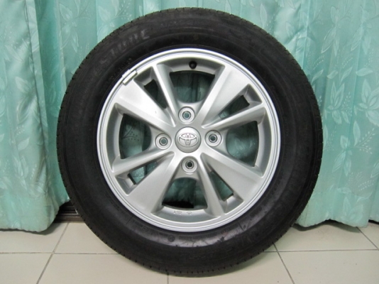 ขายล้อแม็ก Toyota Avanza พร้อมยางป้ายแดงปี 13 ขอบ 15