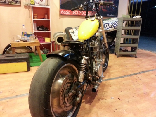 วุฒินนบุรี// ขาย SR400cc. เลขเต็มแต่งโอสคุ เก๋า โหด ล้อฮาเล่โช๊คหัวกลับหล่อๆเสียสรรพสารมิตรแล้ว