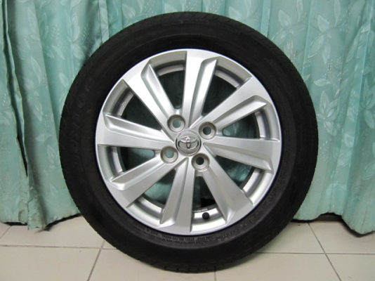 ขายล้อแม็กป้ายแดง New Vios พร้อมยางปลายปี 13 ขอบ 15 ตุ่มหน้ายางมีครบ