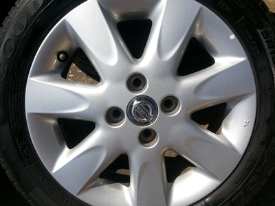 ขายล้อแม็กNISSAN March ขอบ 15 พร้อมยาง 1 ชุด