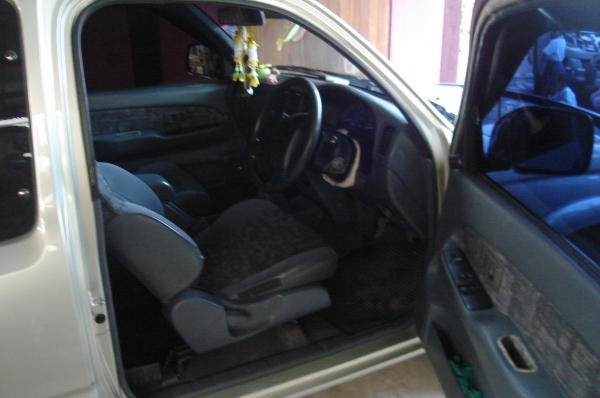 ด่วนครับ245000ลดสุดๆไปเลยครับรถบ้านสวยถูกและดีมีมาแล้วครับD4Dปี45ครับตัวแลก