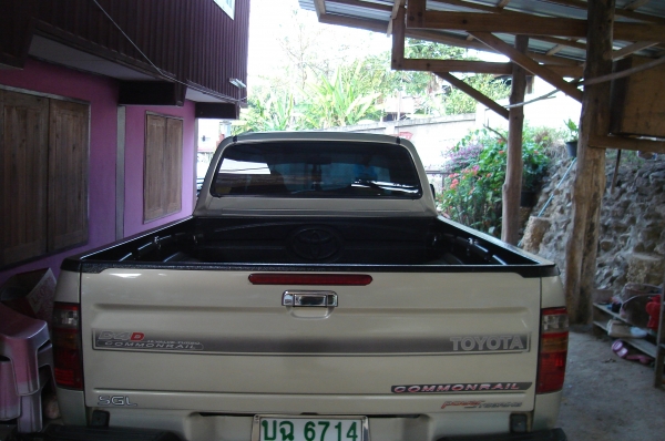 ด่วนครับ245000ลดสุดๆไปเลยครับรถบ้านสวยถูกและดีมีมาแล้วครับD4Dปี45ครับตัวแลก