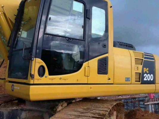 ขาย รถแบ็คโฮ KOMATSU PC200-8