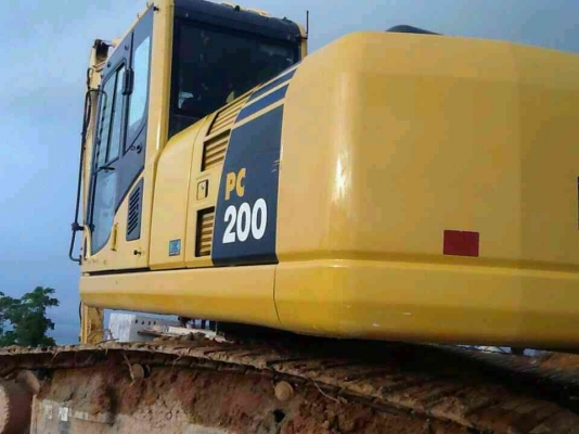 ขาย รถแบ็คโฮ KOMATSU PC200-8
