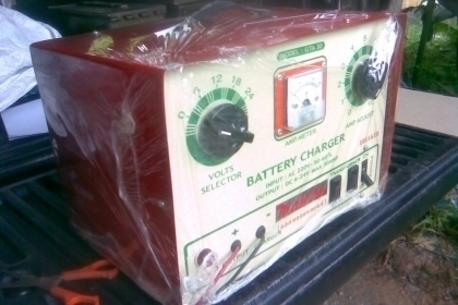 เครื่องชาดแบต 30 แอม 24 V ของ makitaขนาด 30 แอมทองแดงแท้ของmakita ทองแดงแท้ครับสภาพใหม่ครับใช้งานยาวครับ